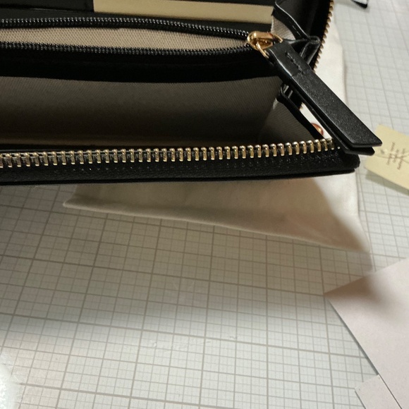 Radley London black dove zippy wallet - Picture 5 of 6